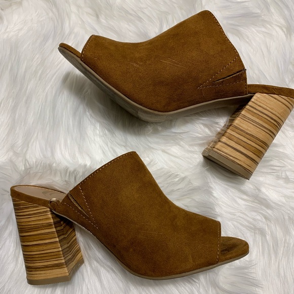 Charming Charlie Shoes - ⚡️Flash Sale!⚡️Charming Charlie Cognac Brown Mules
